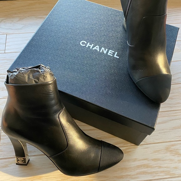 Chanel black lambskin & grosgrain ankle boots / booties size 41 - Picture 8 of 8